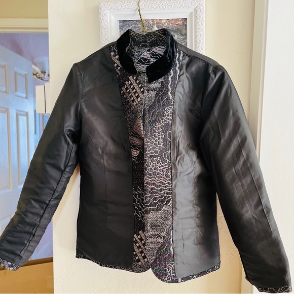 Chico’s woman’s metallic brocade jacket, Black/Silver, size 0 beautiful pattern- - Picture 3 of 16